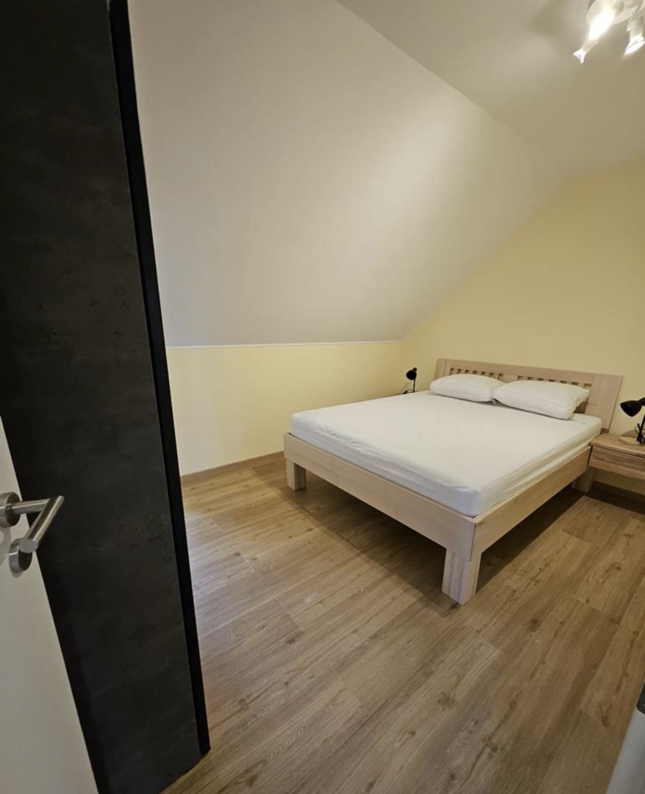 Ausgebaute Schlofkummer ënner dem Daach